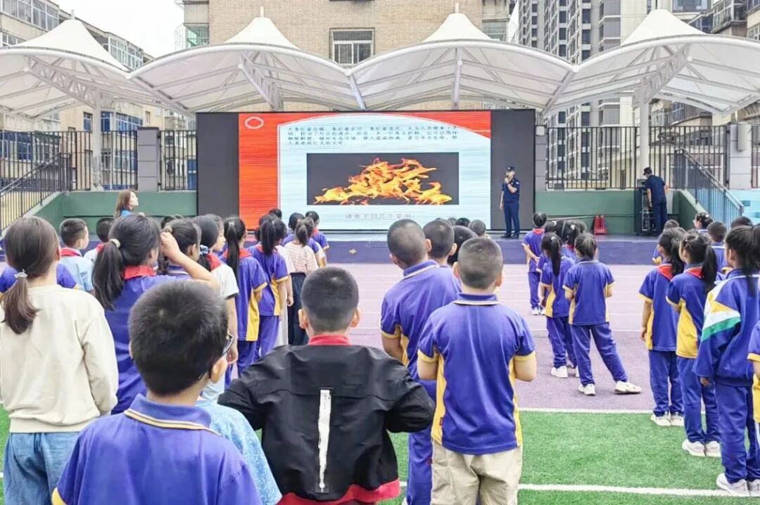 太原迎泽区消防救援大队：“开学第一课”点亮校园安全灯塔