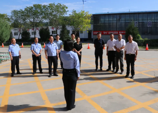 昆明市人大调研吕梁市交通管理工作