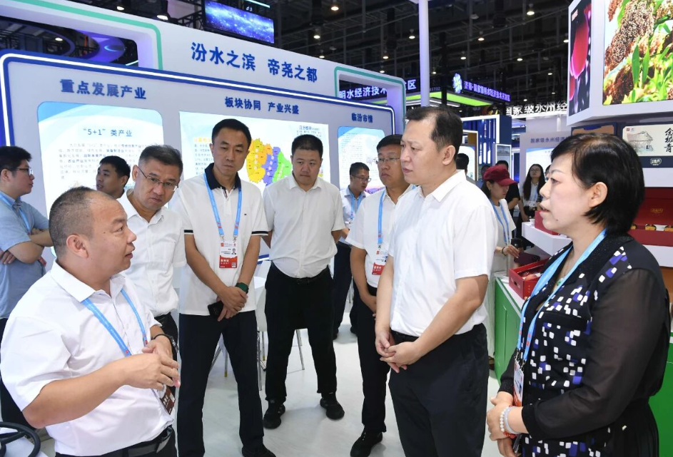 王渊在投洽会临汾展区巡馆并带队在厦门开展招商考察对接