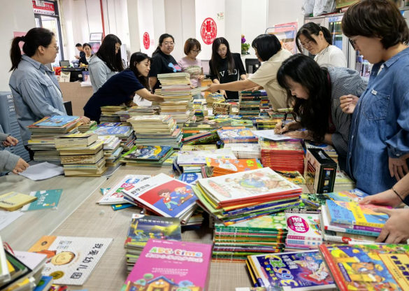 捐一缕书香  传一份爱心——太原万柏林区丽华社区新时代文明实践站2025全民读书