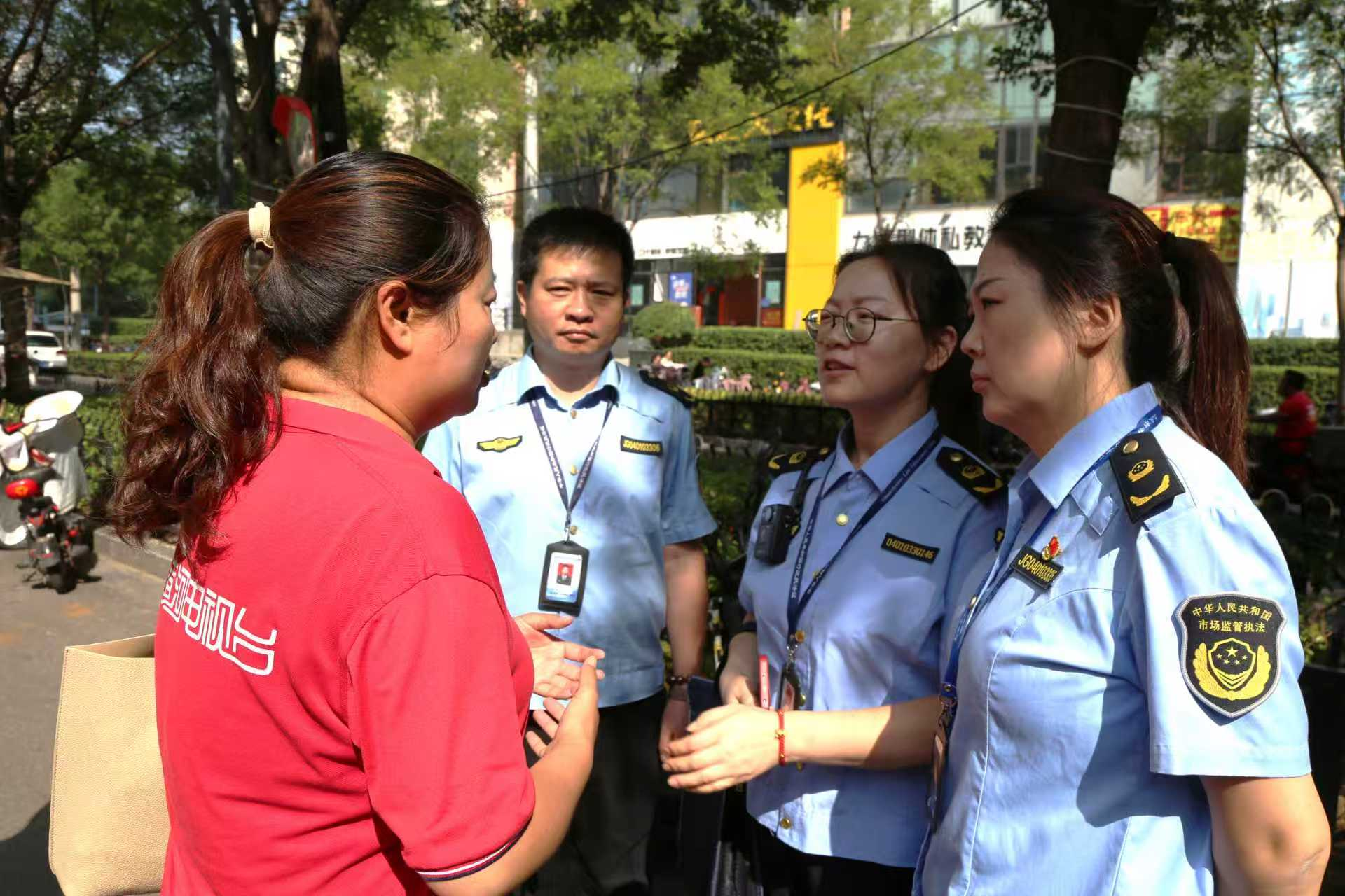 太原杏花岭区市监局三桥所积极打造龙潭大集“安全+文化”双名片