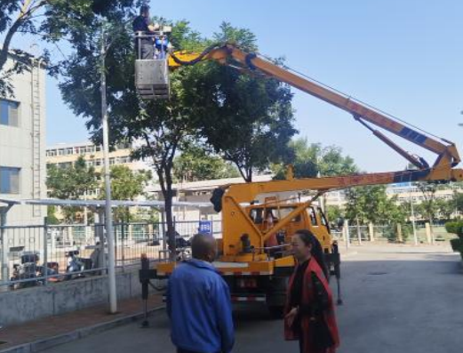 太原万柏林区王化街道：路灯“休眠”引民忧  物业“点亮”回家路