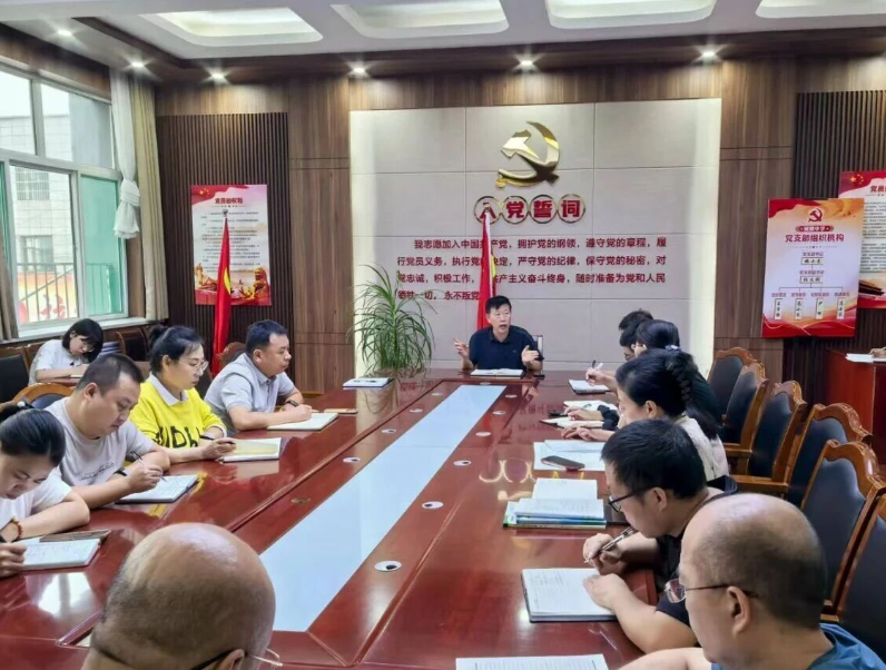 吕梁离石区城镇中学开展初二、初三年级宿舍内务大提升行动