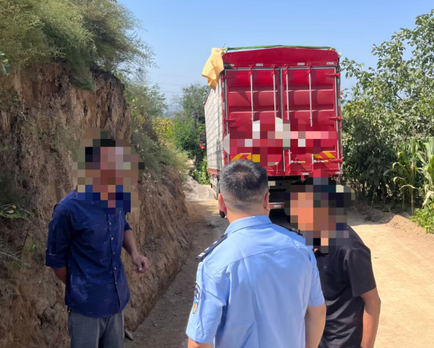 吕梁临县：货车迷路又遇电线阻碍  民警暖心救助解脱困境