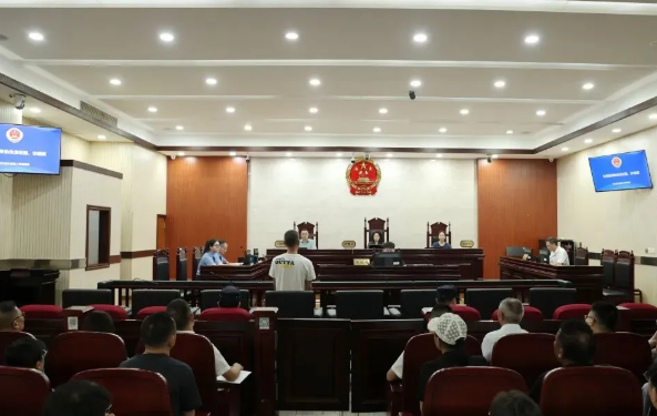 伪造材料想骗取工伤保险103万？检察官还深挖出……