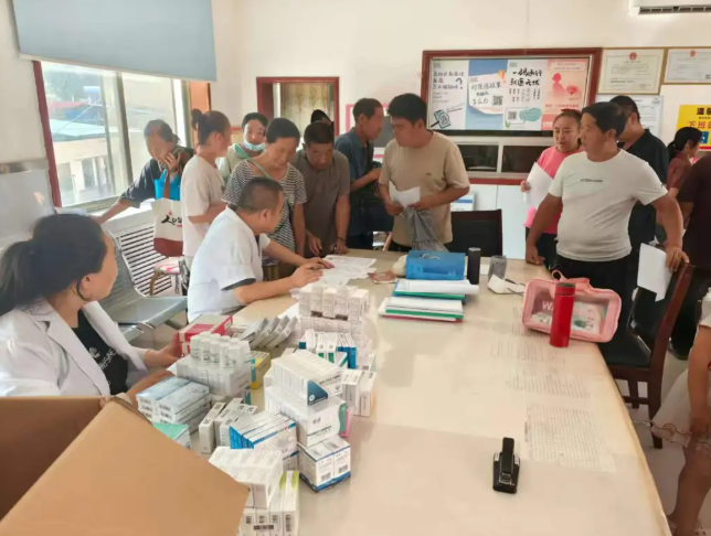吕梁石楼县医疗集团开展“情暖人心  药助康复”免费送药活动