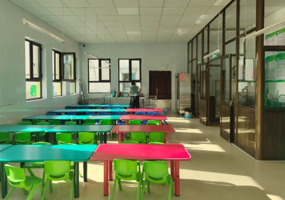 从“接送难”到“安心留”，太原尖草坪区上兰幼儿园改造获村民好评