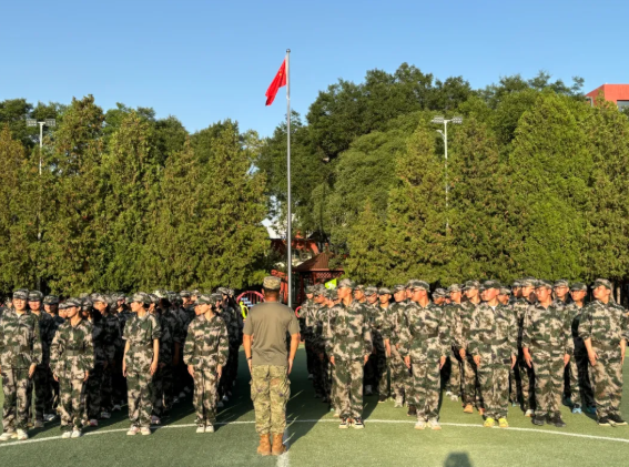 吕梁市第四中学2025级新生军训暨入学教育系列报道——训练篇