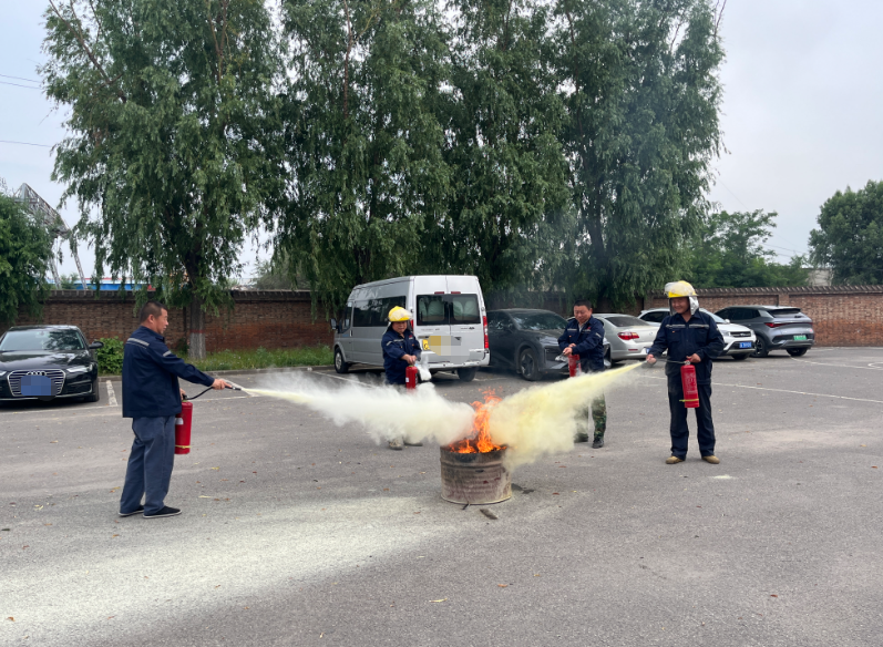 太原市政集团沥青拌和厂开展消防演练以实训实战筑牢安全防线