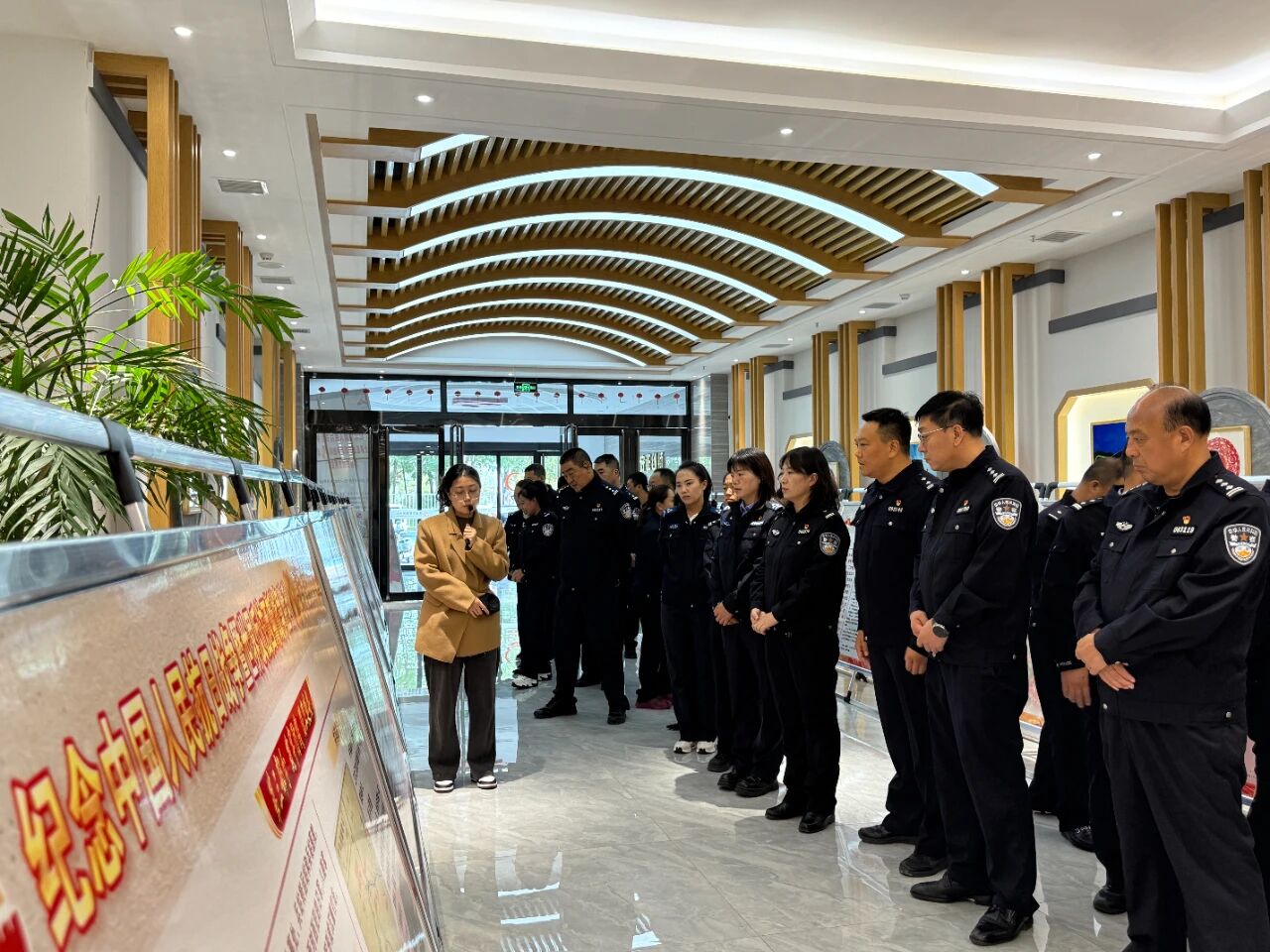 铭记历史  坚定信念——临汾蒲县公安局组织参观蒲县抗战史展览