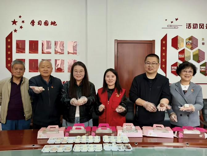 太原万柏林区南寒街道：巧手共做团圆饼  情暖流动党员心