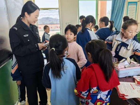 长治壶关县黄山派出所：法治宣传进校园  成长路上“警”相随