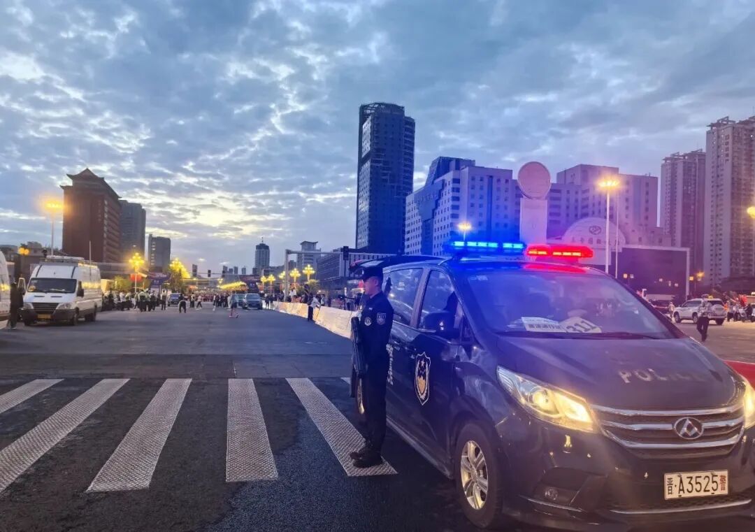 “藏蓝”映金秋  山西公安绘就平安画卷