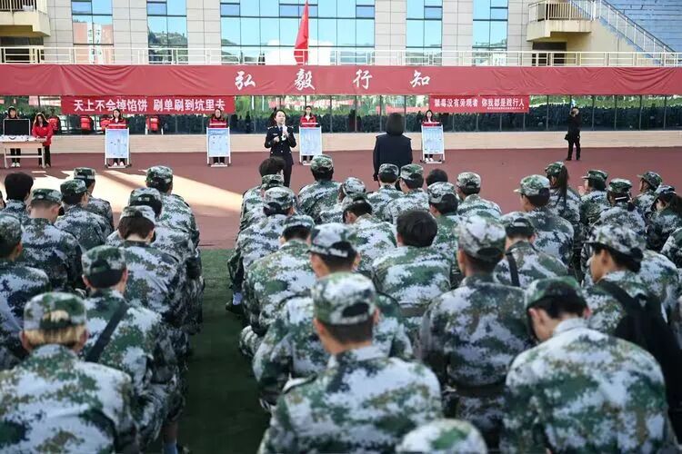 吕梁离石：反诈禁毒同心  护航成长同行