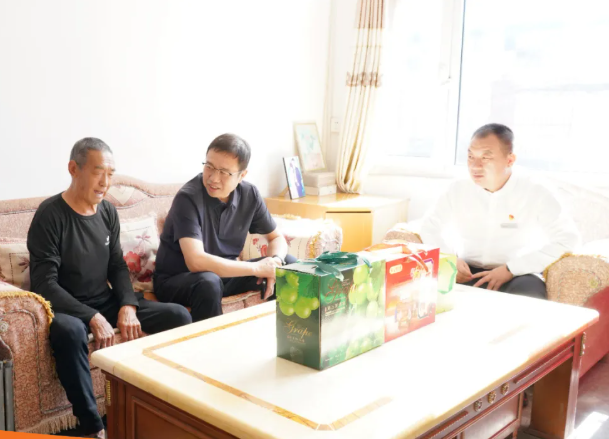 临汾管理中心开展帮扶村中秋慰问活动