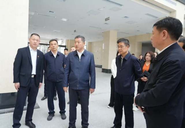 运城河津市委书记孟维君在市人民医院调研