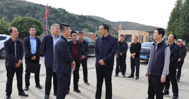 忻州静乐县长居清平调研冬季供暖准备工作