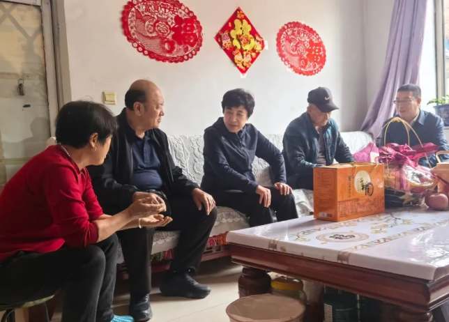 忻州宁武县委书记赵亚峰在薛家洼乡调研座谈