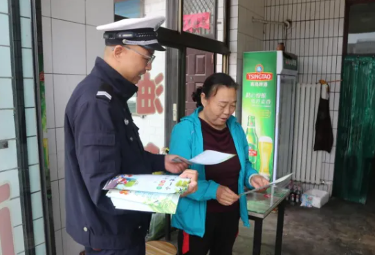 临汾公安交警安全宣传不止步，筑牢乡村平安路
