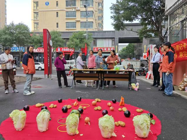 太原万柏林区千峰街道：喜迎双节 “圈”住美味