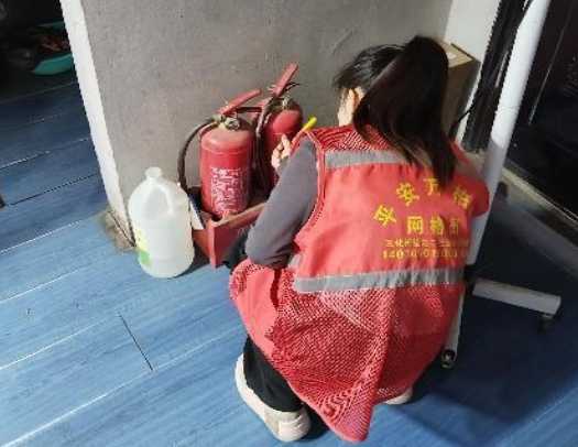 太原万柏林区王化街道：入户走访除隐患  “双节”前夕筑平安