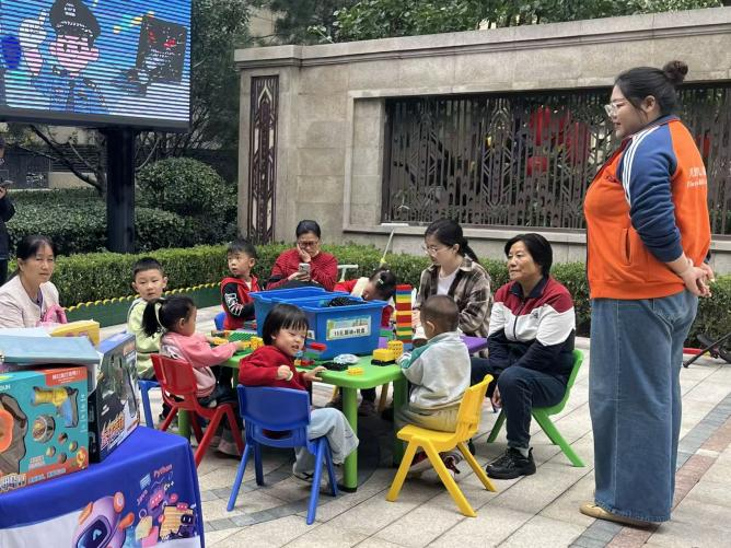 太原万柏林区长风西街街道：月圆中秋  童享欢乐