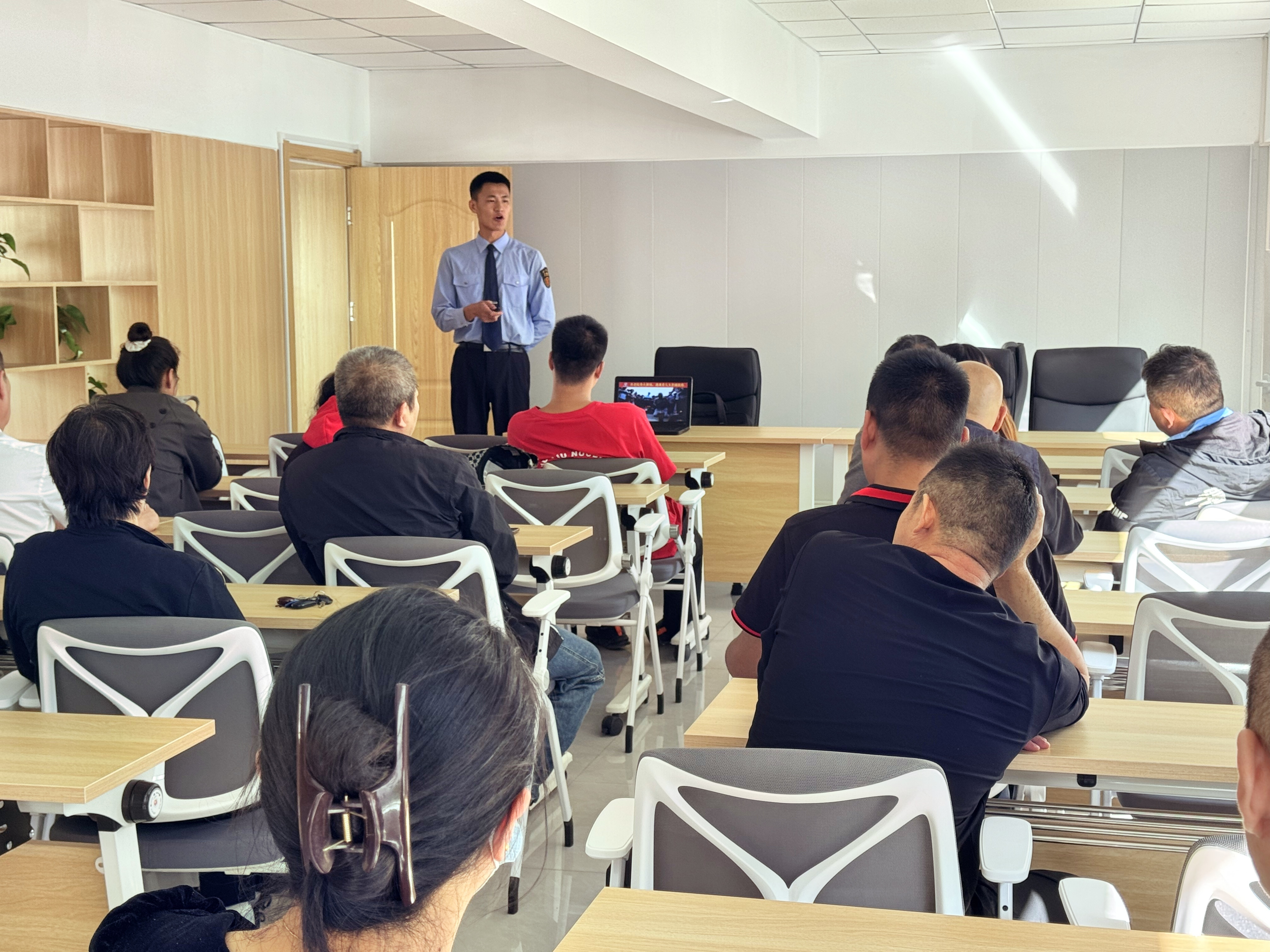 太原杏花岭区巨轮街道：筑牢安全防线  护航双节平安