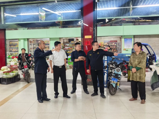 忻州繁峙县城管执法队开展城区农贸市场节前安全检查