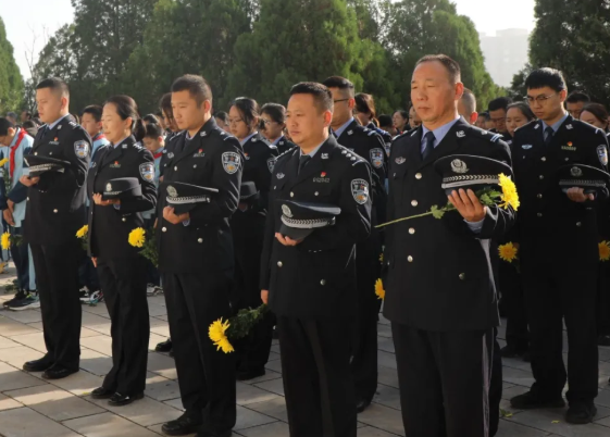 长治壶关公安：以“警”之名，向英烈致敬！