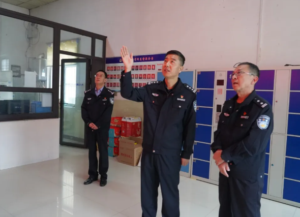 运城稷山：崔滨看望慰问节日期间坚守一线民警辅警