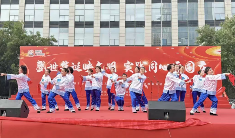 太原小店区举办“盛世华诞映文明  实践同心迎国庆”文艺宣讲活动