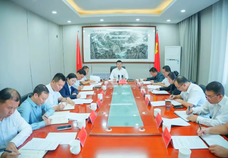 吕梁市住建局党组理论学习中心组（扩大）开展2025年第24次集体学习