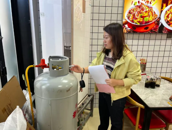 太原小店区万科城社区：多措并举  安全排查  筑牢居民平安防线