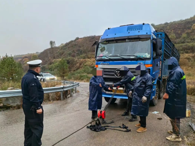 双节坚守护平安！大同左云交警两日紧急救援群众