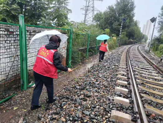 太原万柏林区西铭街道：网格排查零疏漏  铁路安全稳护航