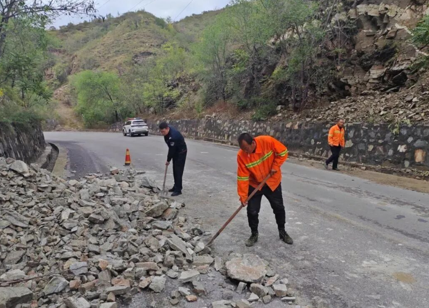 汛情当前显担当——山西阳泉市盂县公安以“藏蓝”筑防线