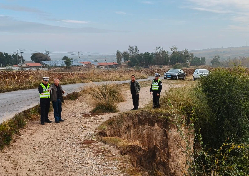大同左云：交警快速响应除隐患  筑牢道路安全防线 