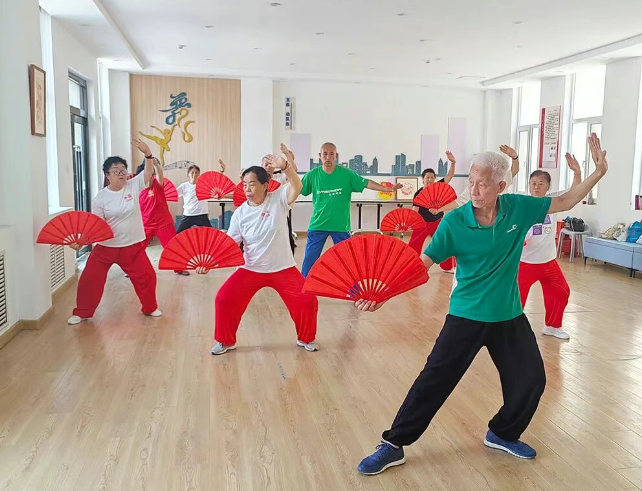 太原迎泽区庙前街道水西关街一社区：温情浸润夕阳红，企退关怀暖人心