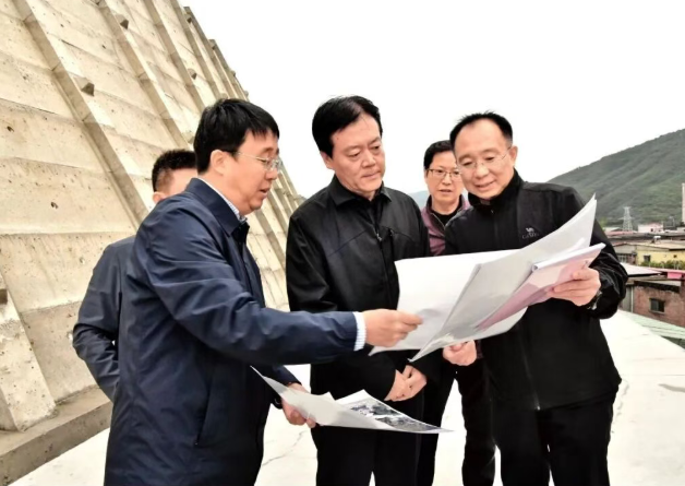 晋中市委副书记、市长刘星在灵石县调研地质灾害和秋收工作