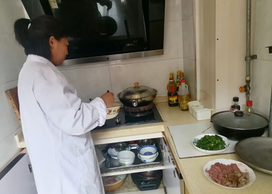 太原阳曲县社区建设工委新阳东街社区：社区认证解民忧  居家关怀显真情