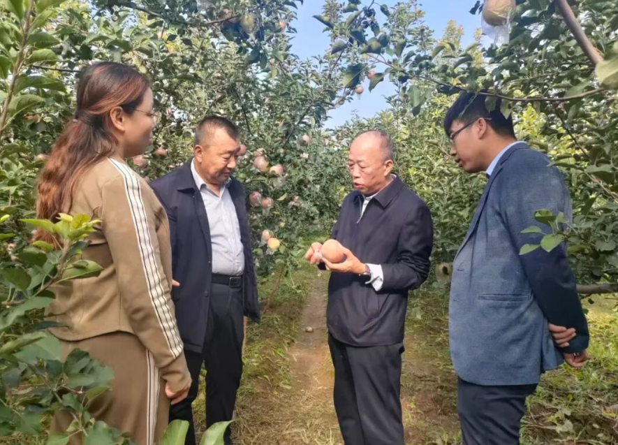 运城夏县教体局深入包联村开展“三秋”帮扶活动