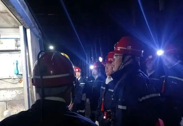 山西省委常委、常务副省长董晓宇在吕梁市下井检查煤矿安全生产