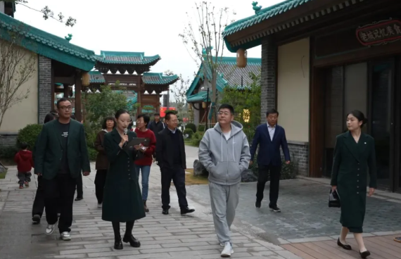 在外孝义籍文化界知名人士返乡考察交流