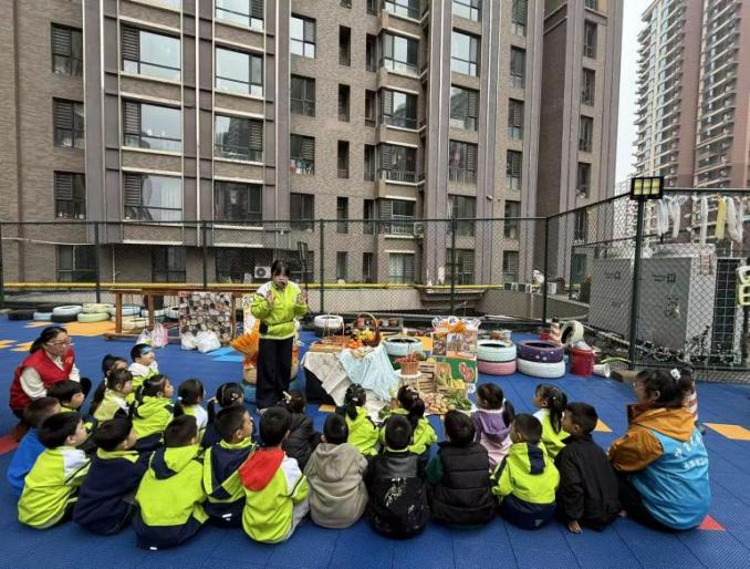 太原万柏林区南寒街道：晒秋小当家  粮食我最爱
