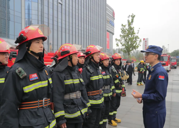 太原小店区开展大型商业综合体消防安全演练