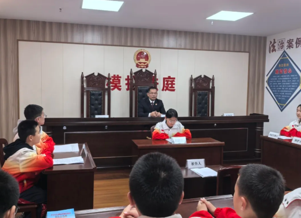 长治潞州区检察院：把“模拟法庭”搬进课堂，这堂法治课“走新”更“走心”