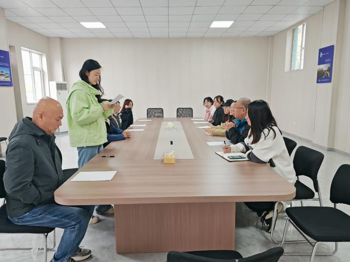 太原市政集团八公司团支开展“诵读廉洁经典  弘扬清正之风”主题团日活动