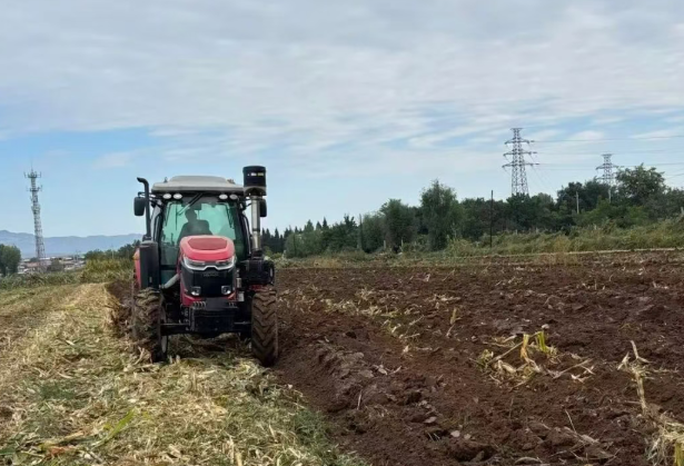 让秸秆不“火”、田野更 “绿”——太原尖草坪区向阳镇秋收生态答卷