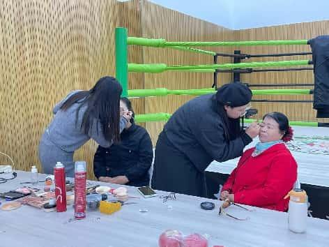 定格岁月浪漫！太原万柏林区中海社区为老人圆“婚纱梦”