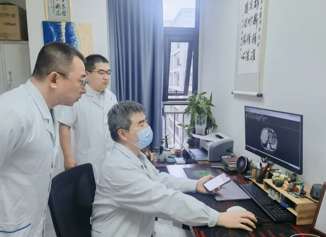 国家级专家助力，临汾市中心医院肝胆外科攻克腹腔镜脾部分切除手术！